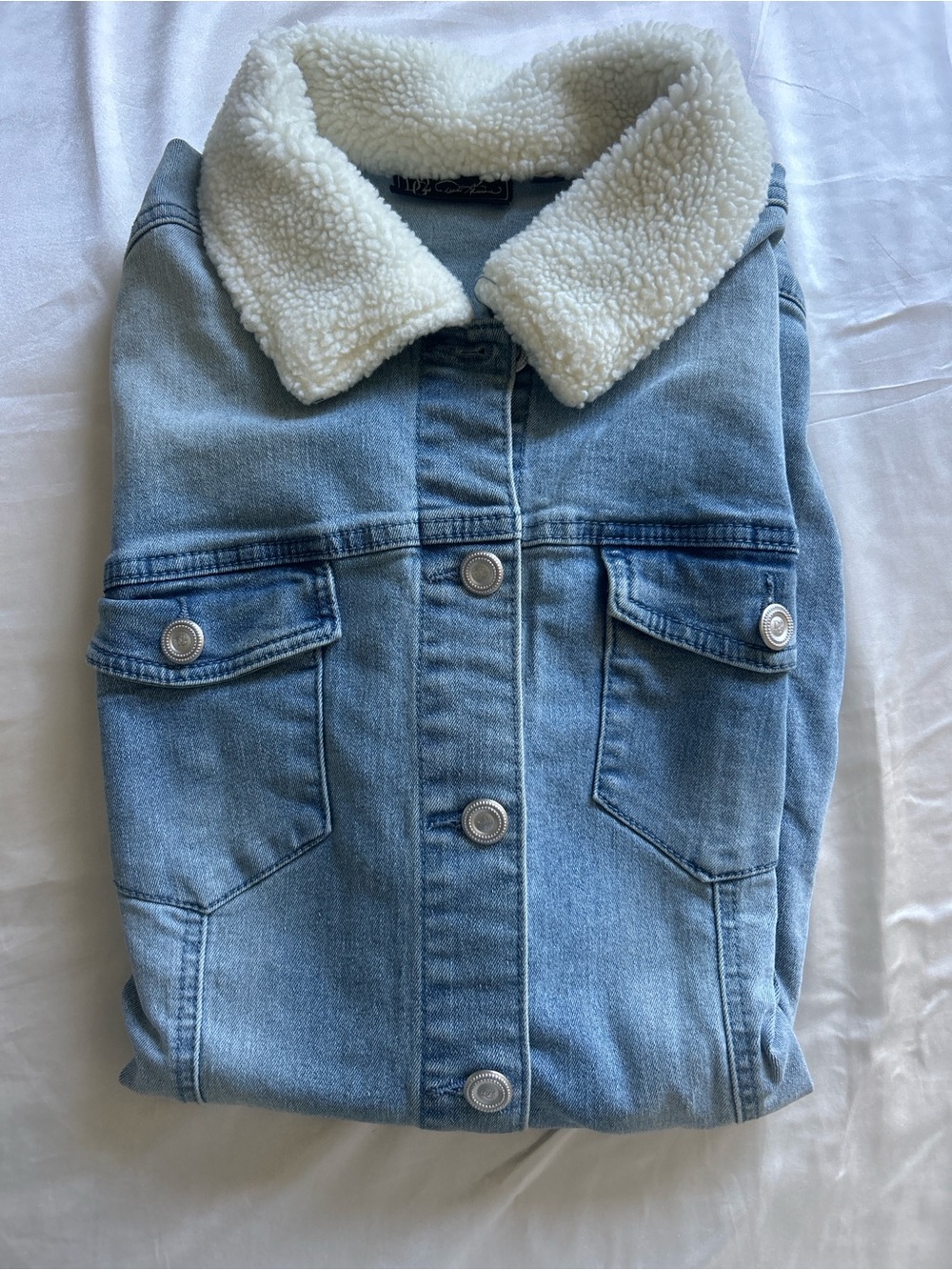 Light Blue Denim Sherpa Jacket - Cozy Collar